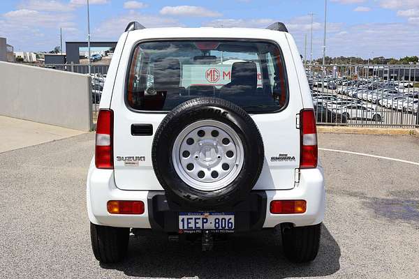 2013 Suzuki Jimny Sierra SN413 T6