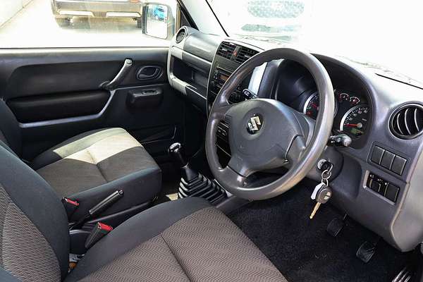 2013 Suzuki Jimny Sierra SN413 T6