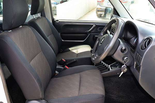 2013 Suzuki Jimny Sierra SN413 T6