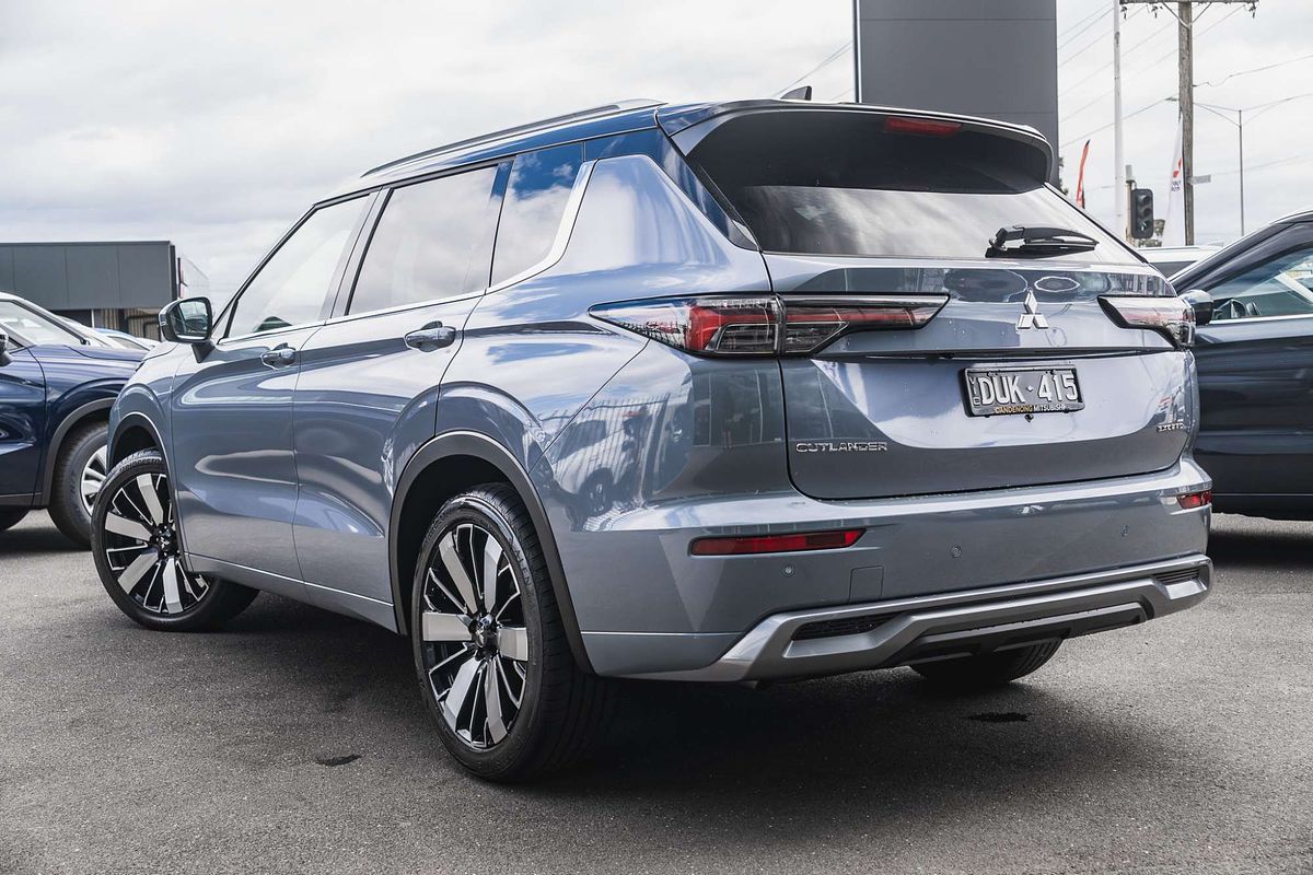 2025 Mitsubishi Outlander Exceed Tourer ZM