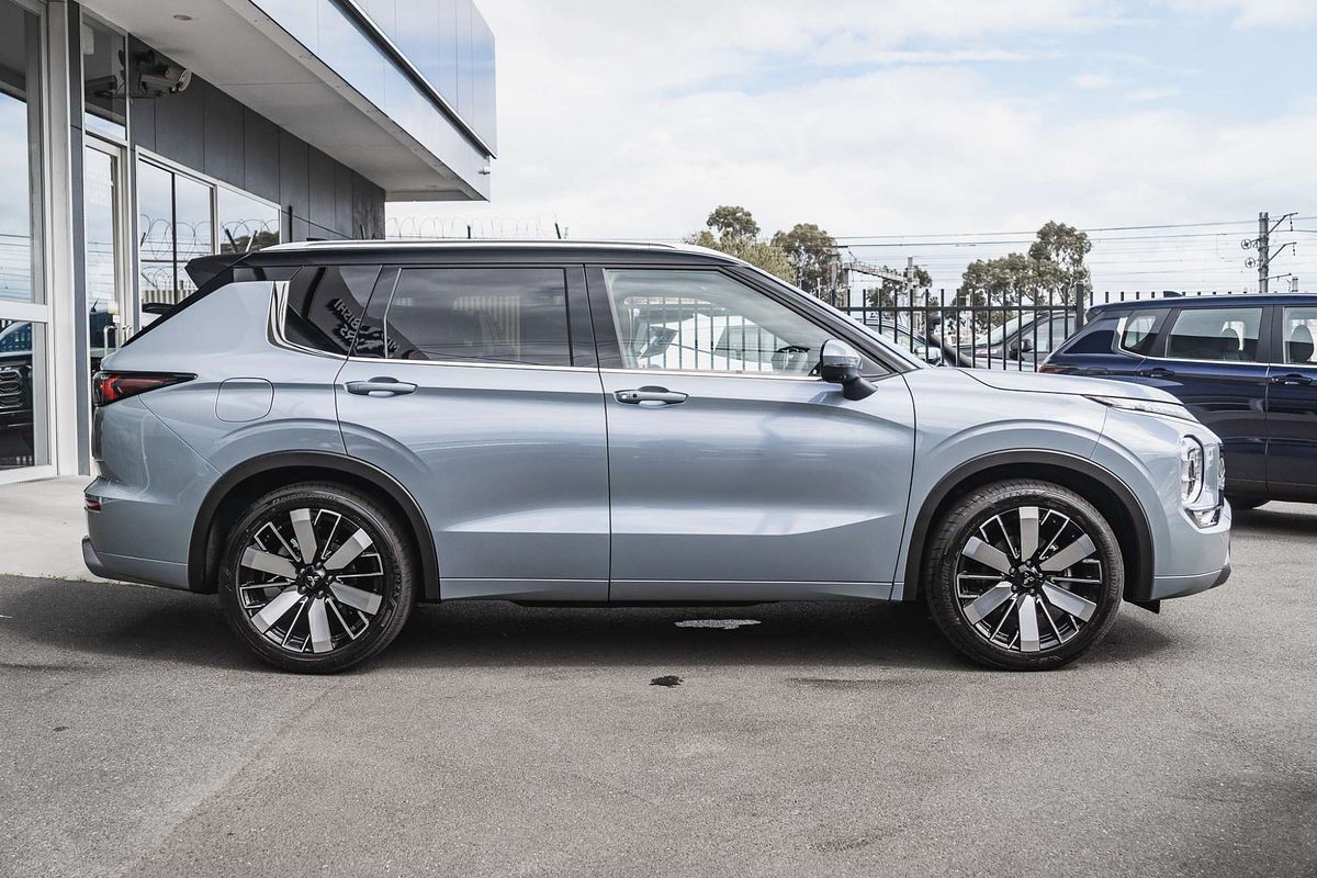 2025 Mitsubishi Outlander Exceed Tourer ZM