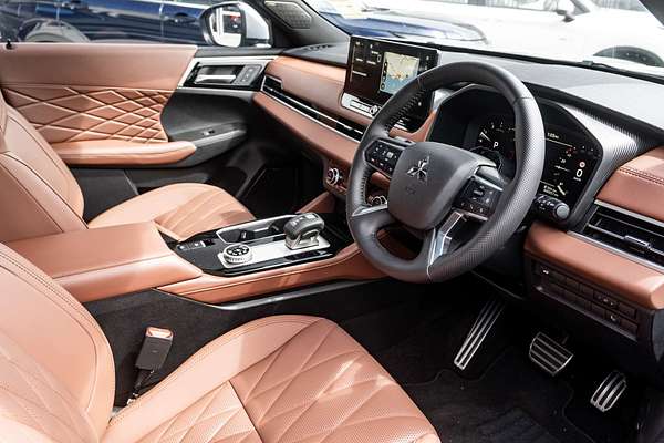 2025 Mitsubishi Outlander Exceed Tourer ZM