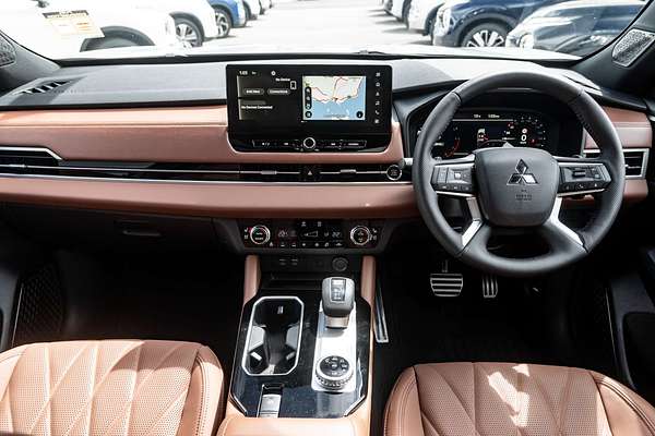 2025 Mitsubishi Outlander Exceed Tourer ZM