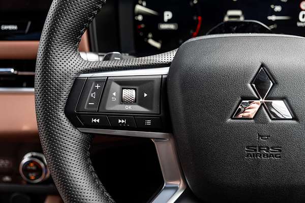 2025 Mitsubishi Outlander Exceed Tourer ZM