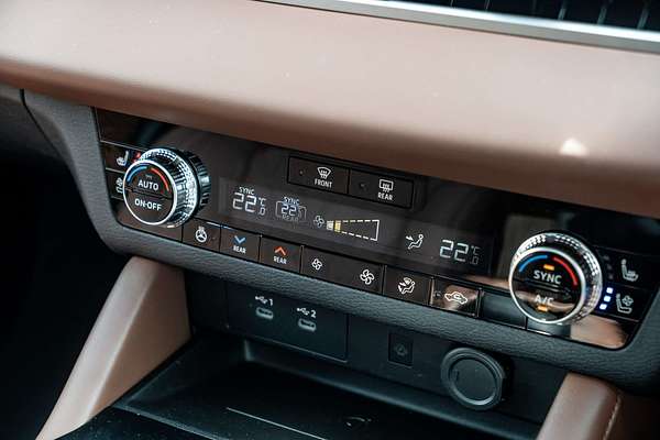 2025 Mitsubishi Outlander Exceed Tourer ZM