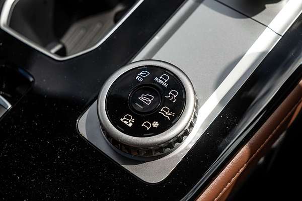 2025 Mitsubishi Outlander Exceed Tourer ZM