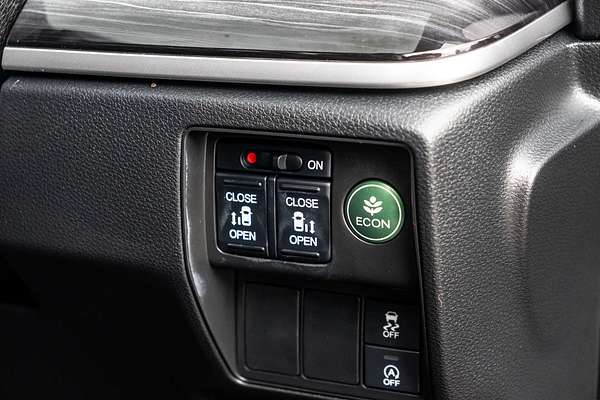 2017 Honda Odyssey VTi-L 5th Gen