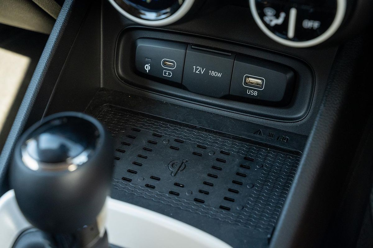 2024 Hyundai Venue Elite QX.V5