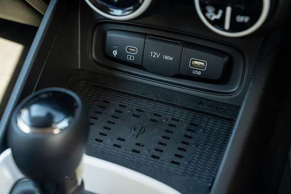 2024 Hyundai Venue Elite QX.V5