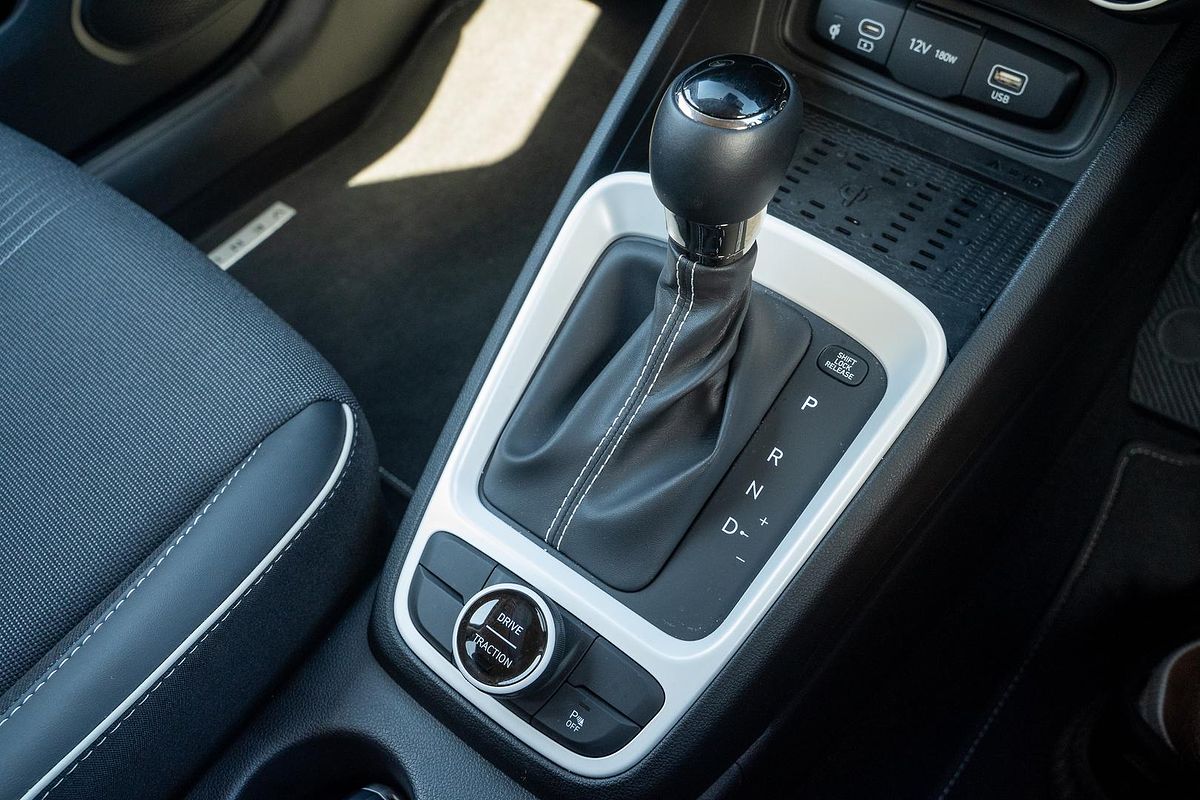 2024 Hyundai Venue Elite QX.V5