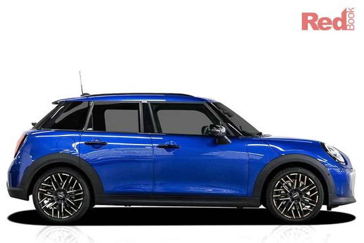 2024 MINI Cooper C Favoured F65