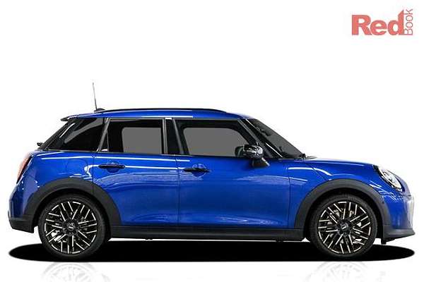 2024 MINI Cooper C Favoured F65
