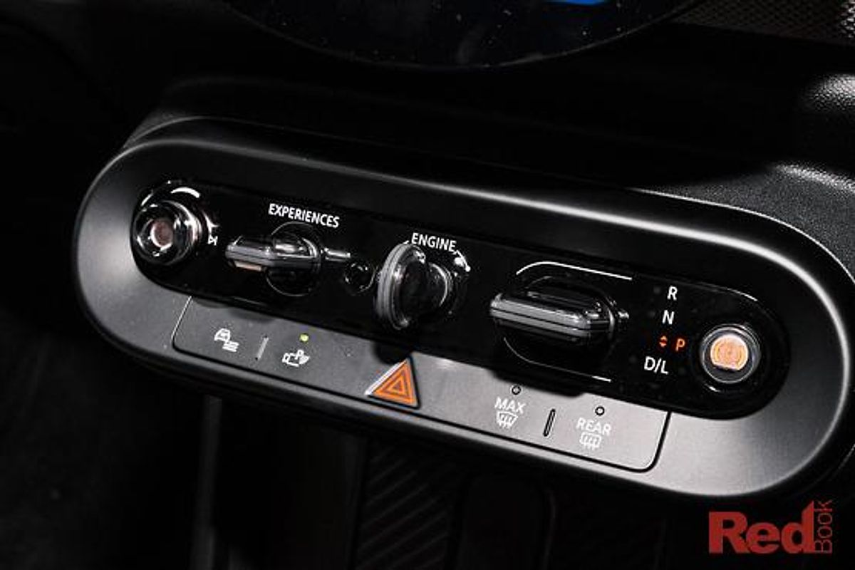 2024 MINI Cooper C Favoured F65