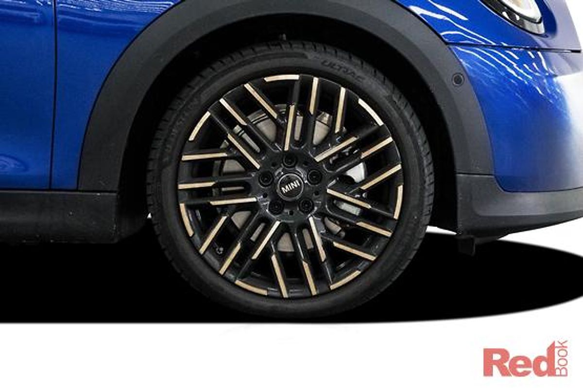 2024 MINI Cooper C Favoured F65