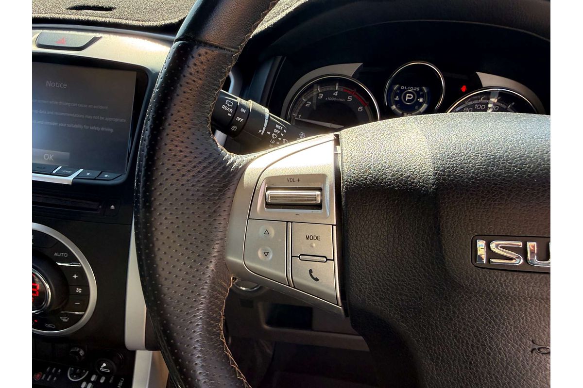 2021 Isuzu MU-X LS-T