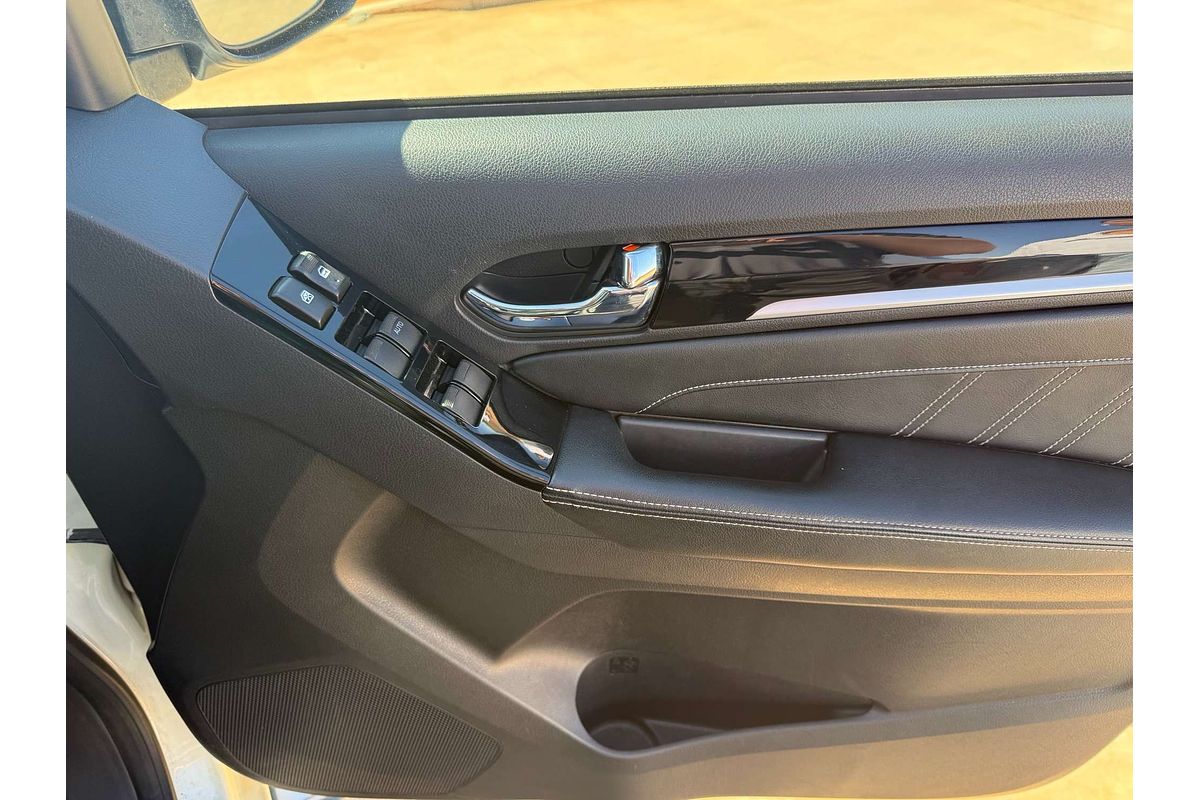 2021 Isuzu MU-X LS-T
