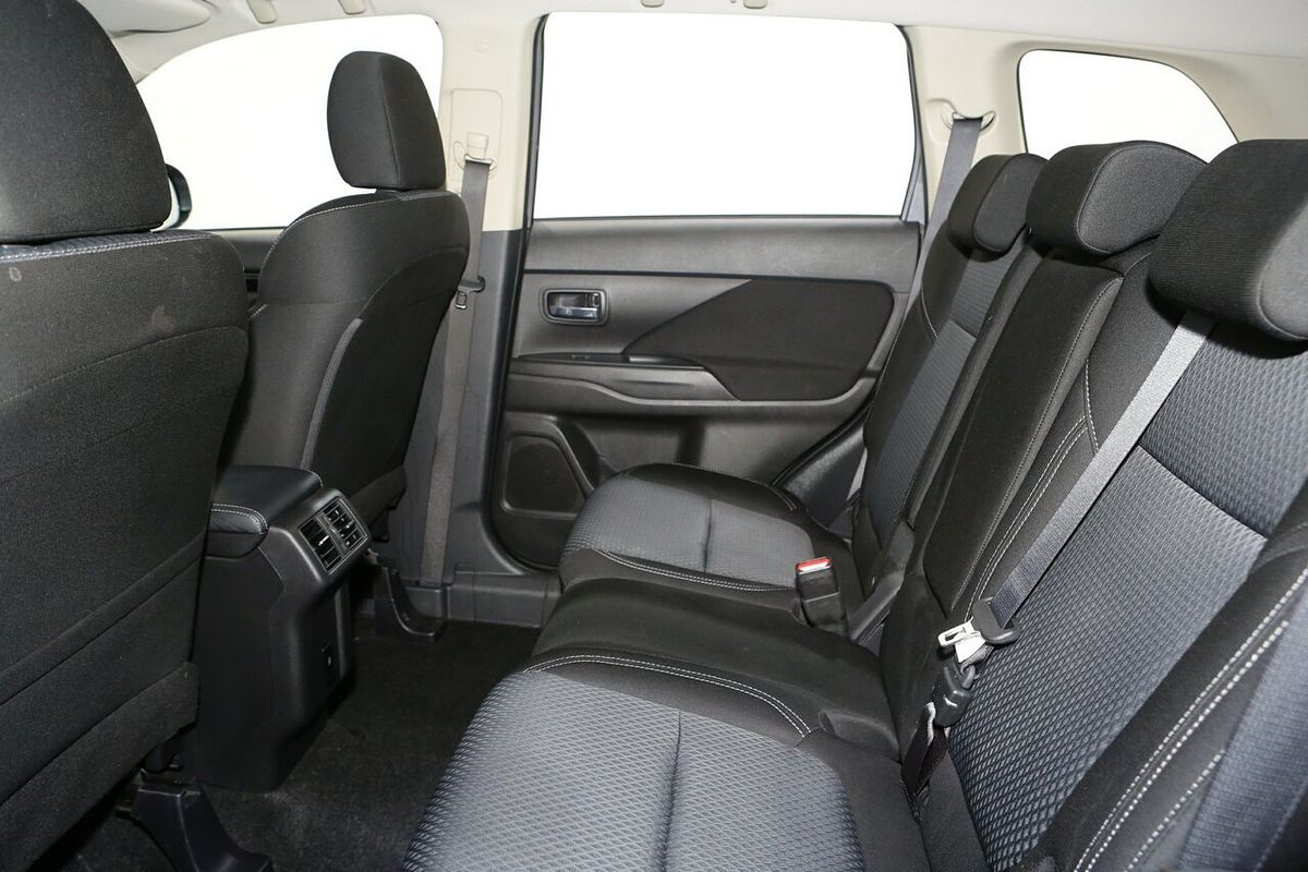 2021 Mitsubishi Outlander ES ZL
