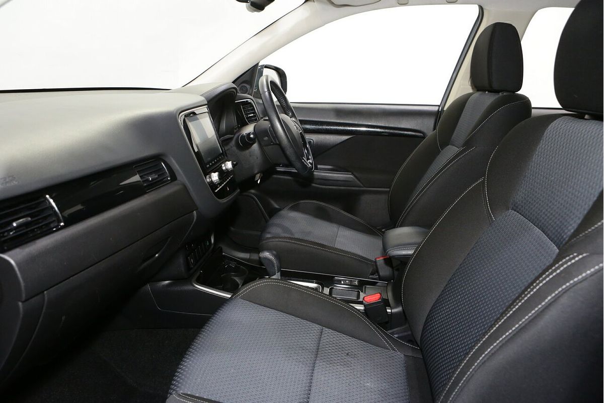 2021 Mitsubishi Outlander ES ZL