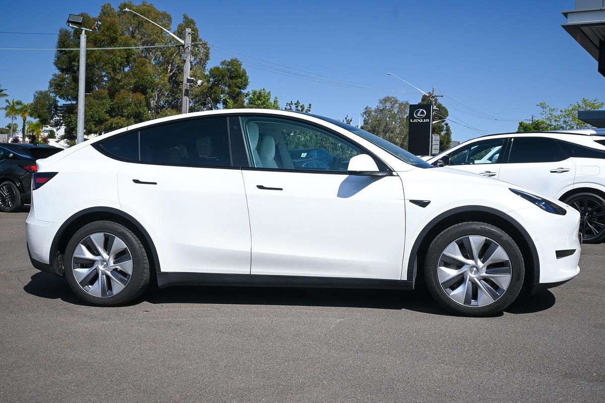 2023 Tesla Model Y Rear-Wheel Drive