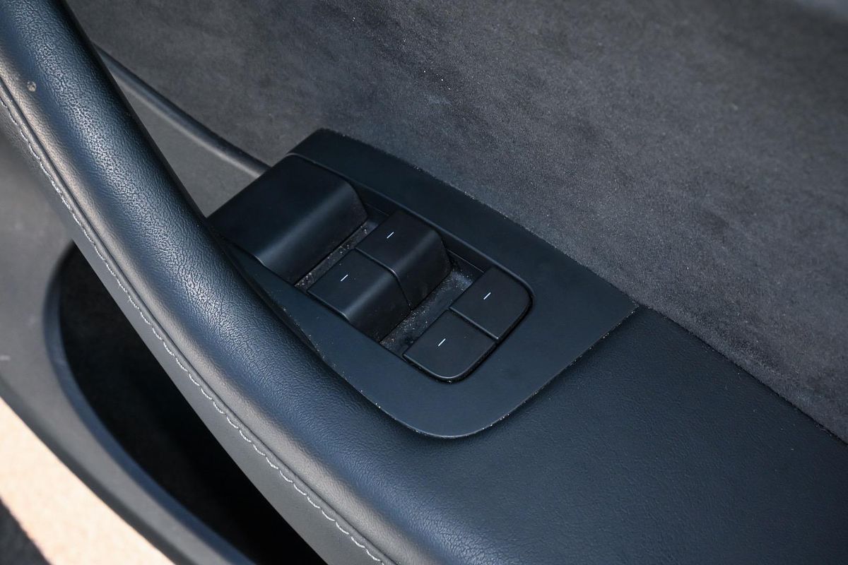 2023 Tesla Model Y Rear-Wheel Drive