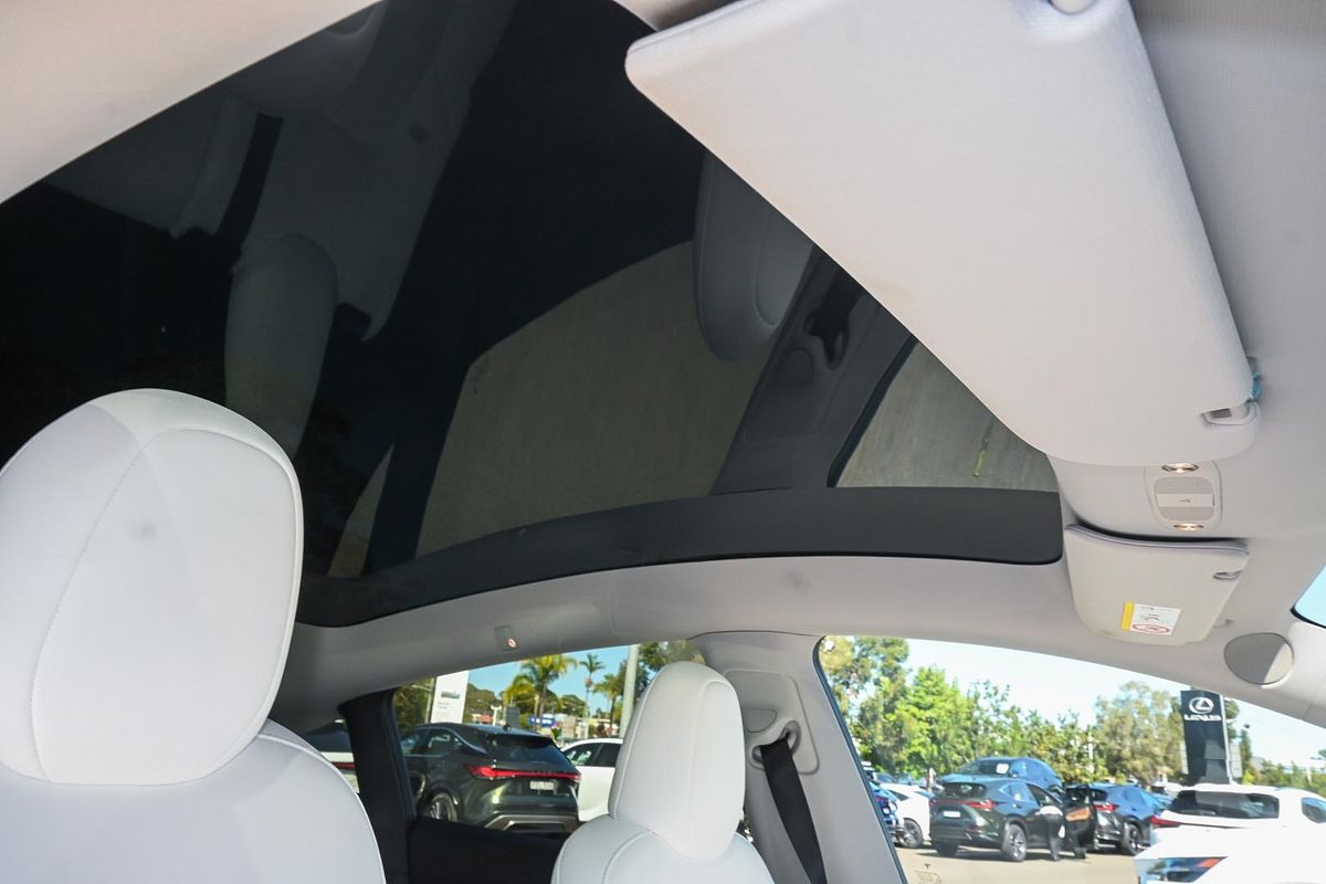 2023 Tesla Model Y Rear-Wheel Drive