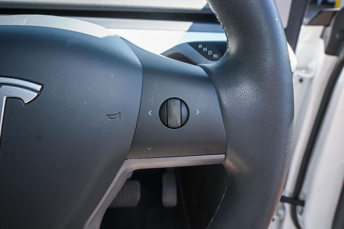 2023 Tesla Model Y Rear-Wheel Drive