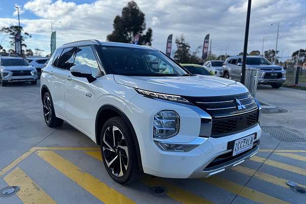 2024 Mitsubishi Outlander PHEV Exceed ZM