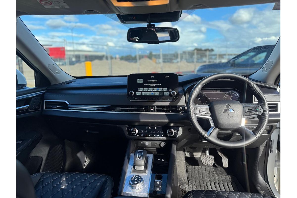 2024 Mitsubishi Outlander PHEV Exceed ZM