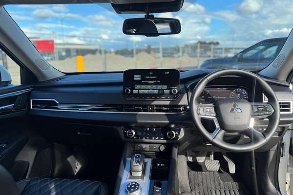 2024 Mitsubishi Outlander PHEV Exceed ZM