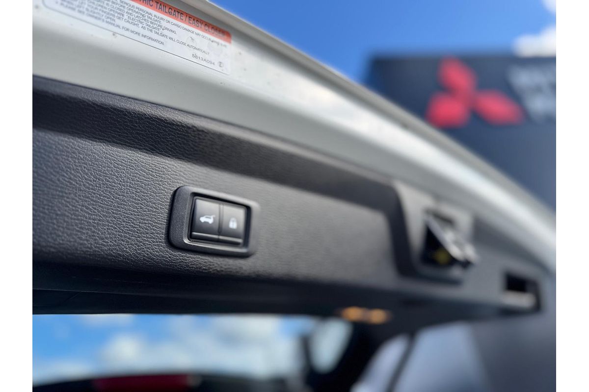 2024 Mitsubishi Outlander PHEV Exceed ZM