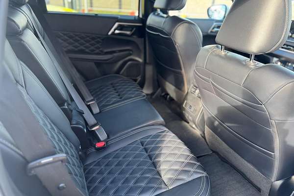 2024 Mitsubishi Outlander PHEV Exceed ZM