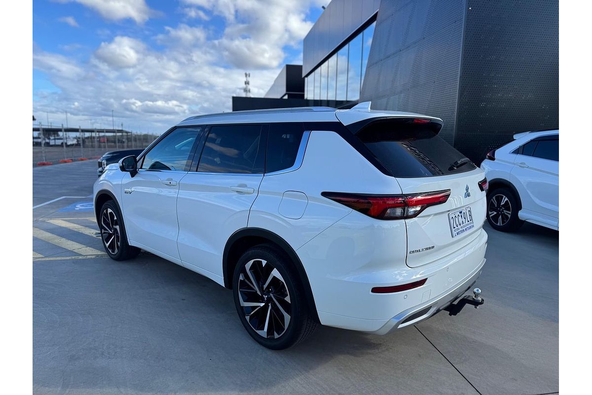 2024 Mitsubishi Outlander PHEV Exceed ZM