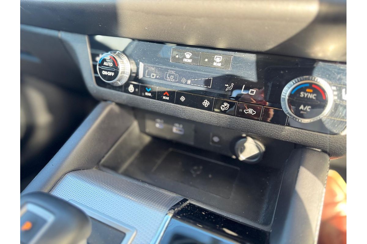 2024 Mitsubishi Outlander PHEV Exceed ZM