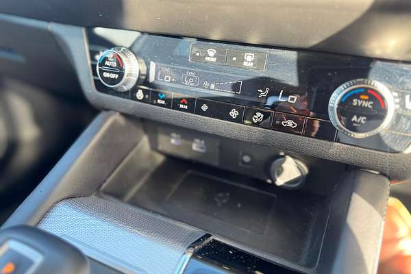 2024 Mitsubishi Outlander PHEV Exceed ZM