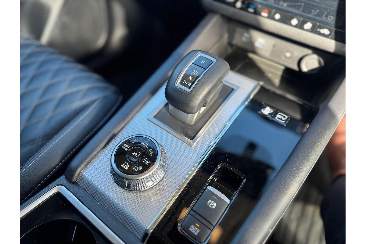 2024 Mitsubishi Outlander PHEV Exceed ZM