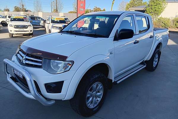 2013 Mitsubishi Triton GLX MN 4X4