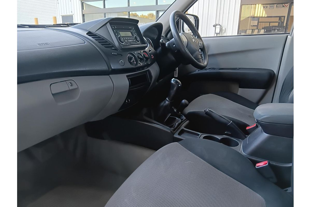 2013 Mitsubishi Triton GLX MN 4X4