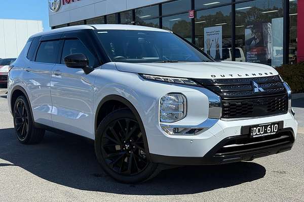 2024 Mitsubishi Outlander Black Edition ZM
