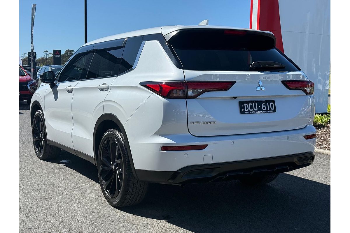 2024 Mitsubishi Outlander Black Edition ZM