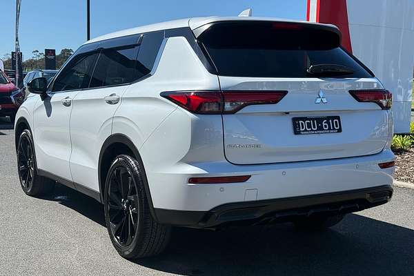 2024 Mitsubishi Outlander Black Edition ZM