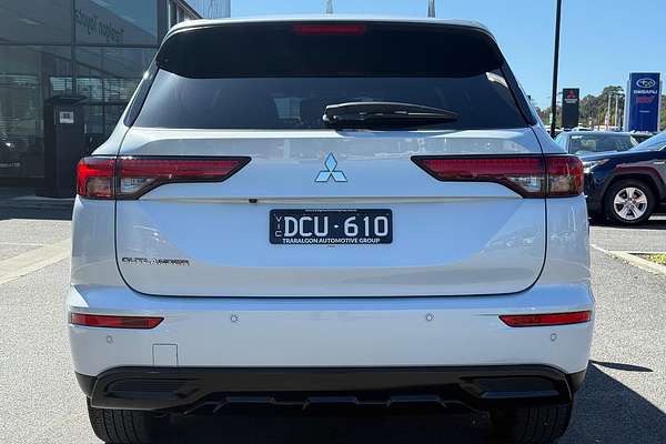 2024 Mitsubishi Outlander Black Edition ZM