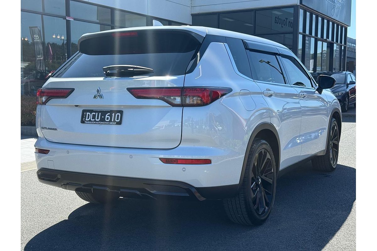 2024 Mitsubishi Outlander Black Edition ZM