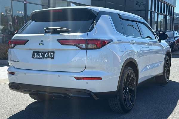 2024 Mitsubishi Outlander Black Edition ZM