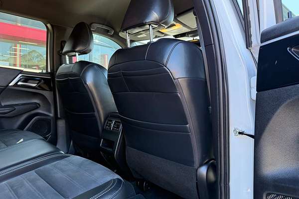 2024 Mitsubishi Outlander Black Edition ZM
