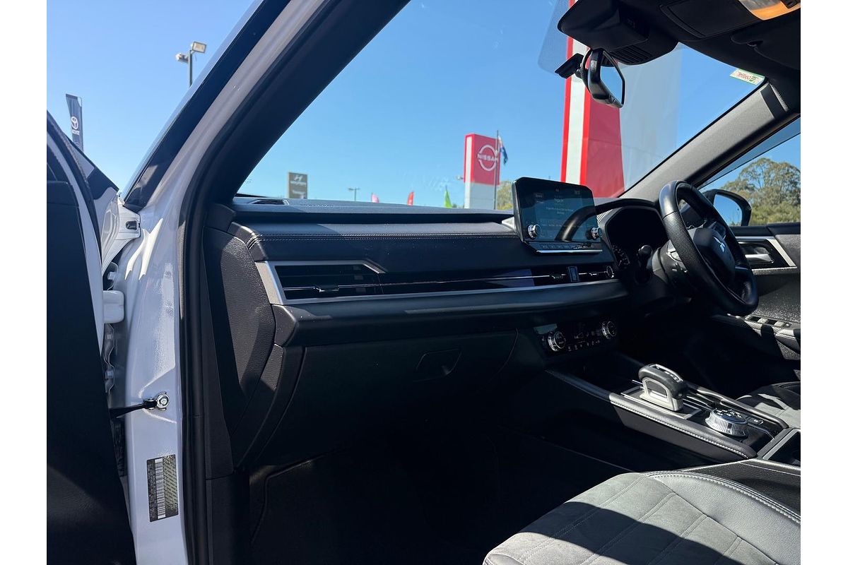 2024 Mitsubishi Outlander Black Edition ZM