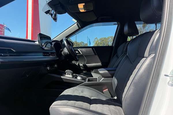 2024 Mitsubishi Outlander Black Edition ZM