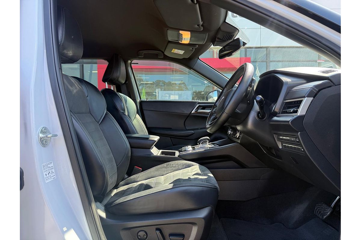 2024 Mitsubishi Outlander Black Edition ZM
