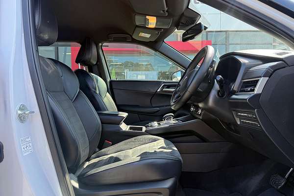 2024 Mitsubishi Outlander Black Edition ZM