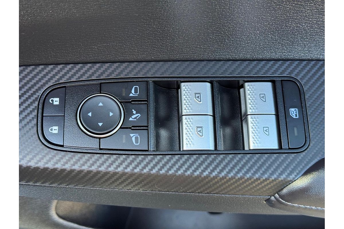 2024 Mitsubishi Outlander Black Edition ZM