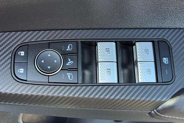 2024 Mitsubishi Outlander Black Edition ZM
